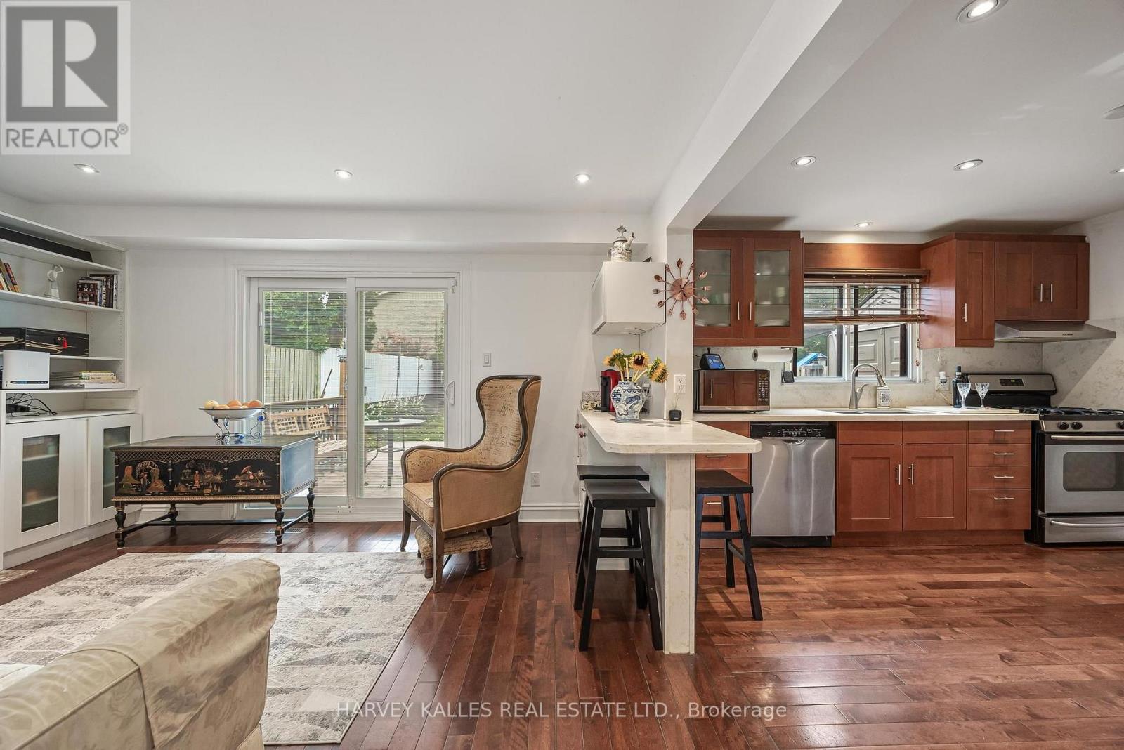 221 SNOWSHOE CRESCENT