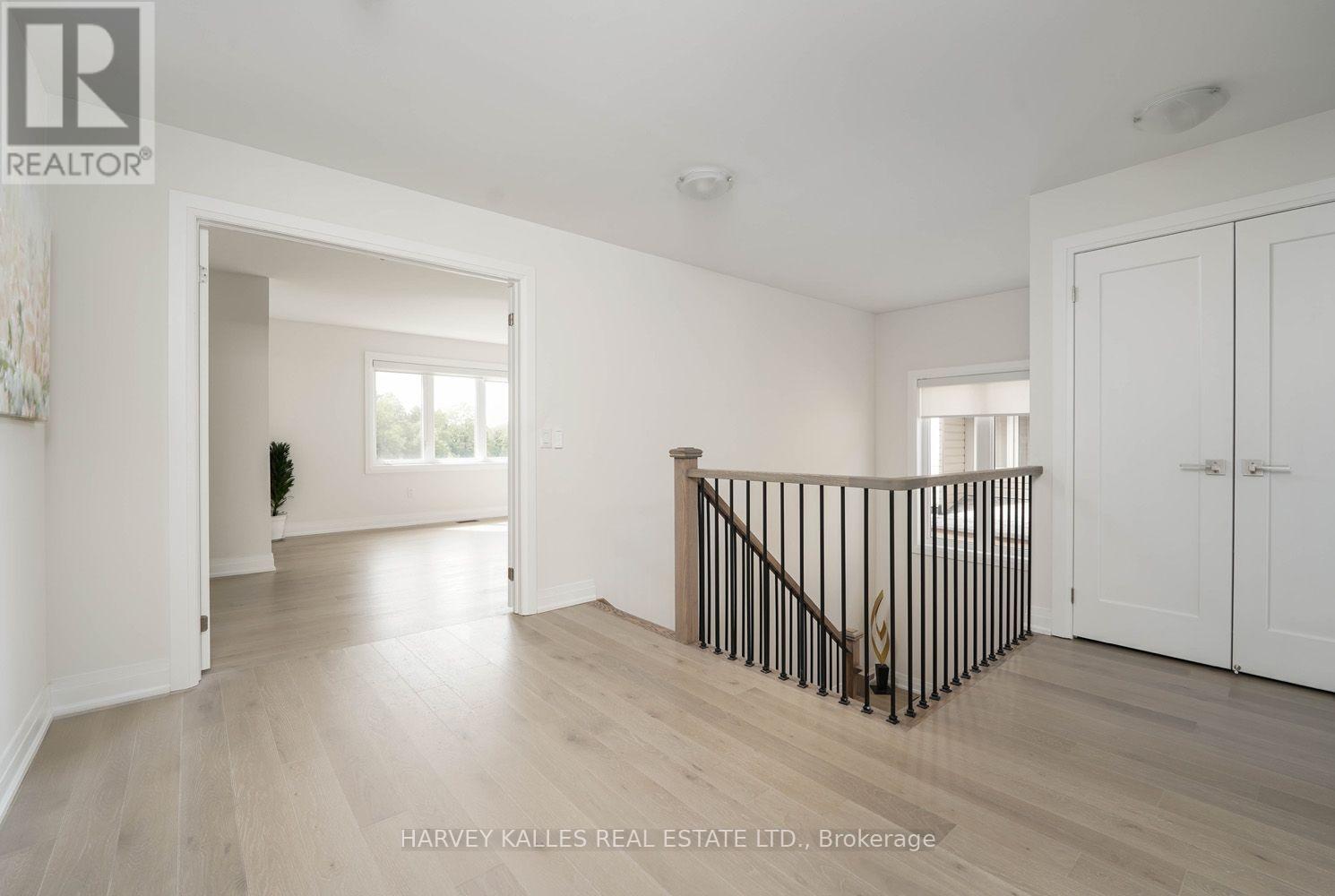 MAIN FLOOR - 253 SEAVIEW HEIGHTS