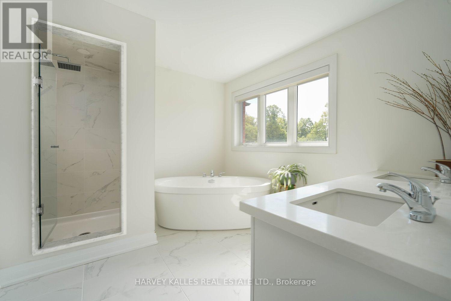 MAIN FLOOR - 253 SEAVIEW HEIGHTS