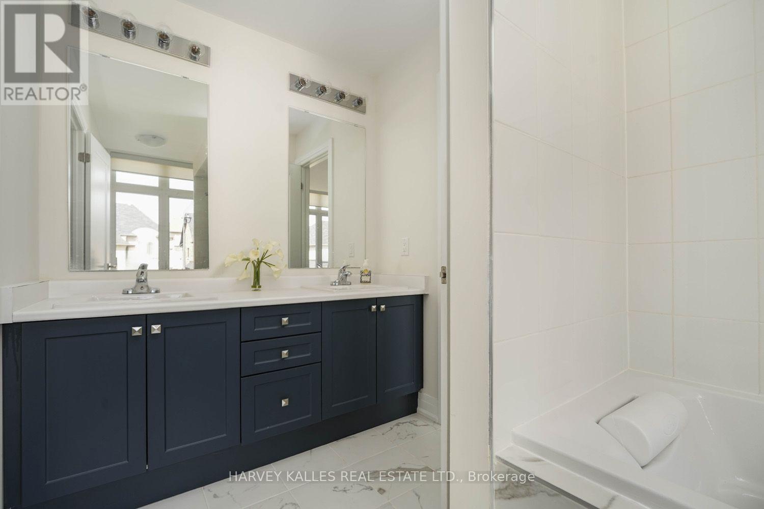 MAIN FLOOR - 253 SEAVIEW HEIGHTS