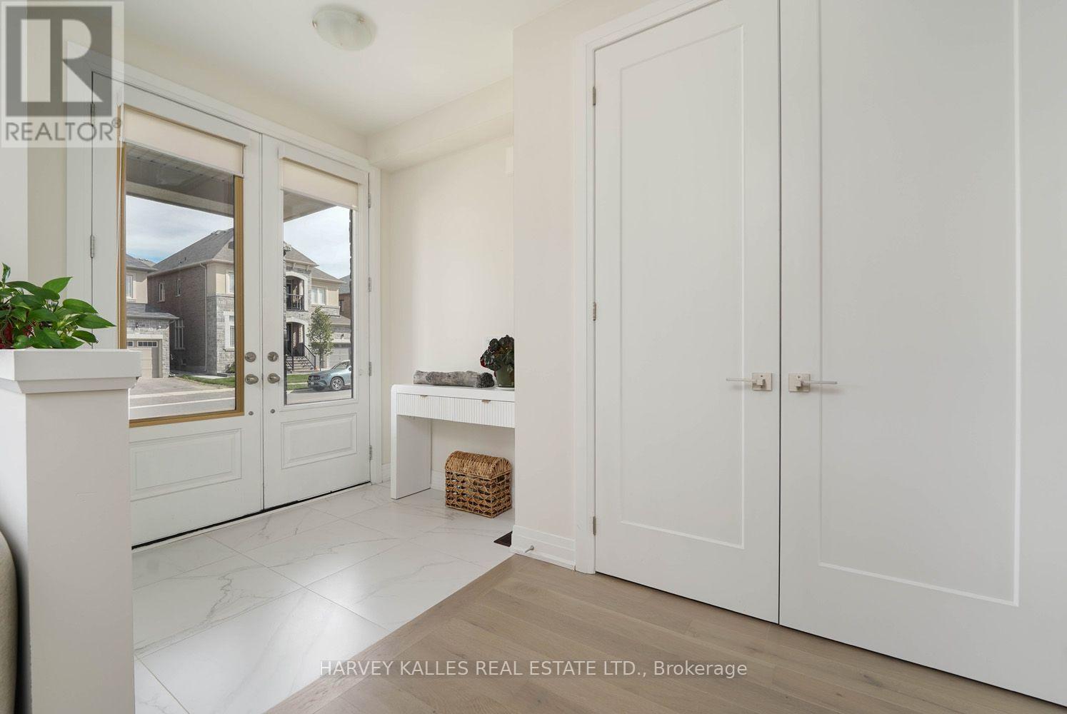 MAIN FLOOR - 253 SEAVIEW HEIGHTS