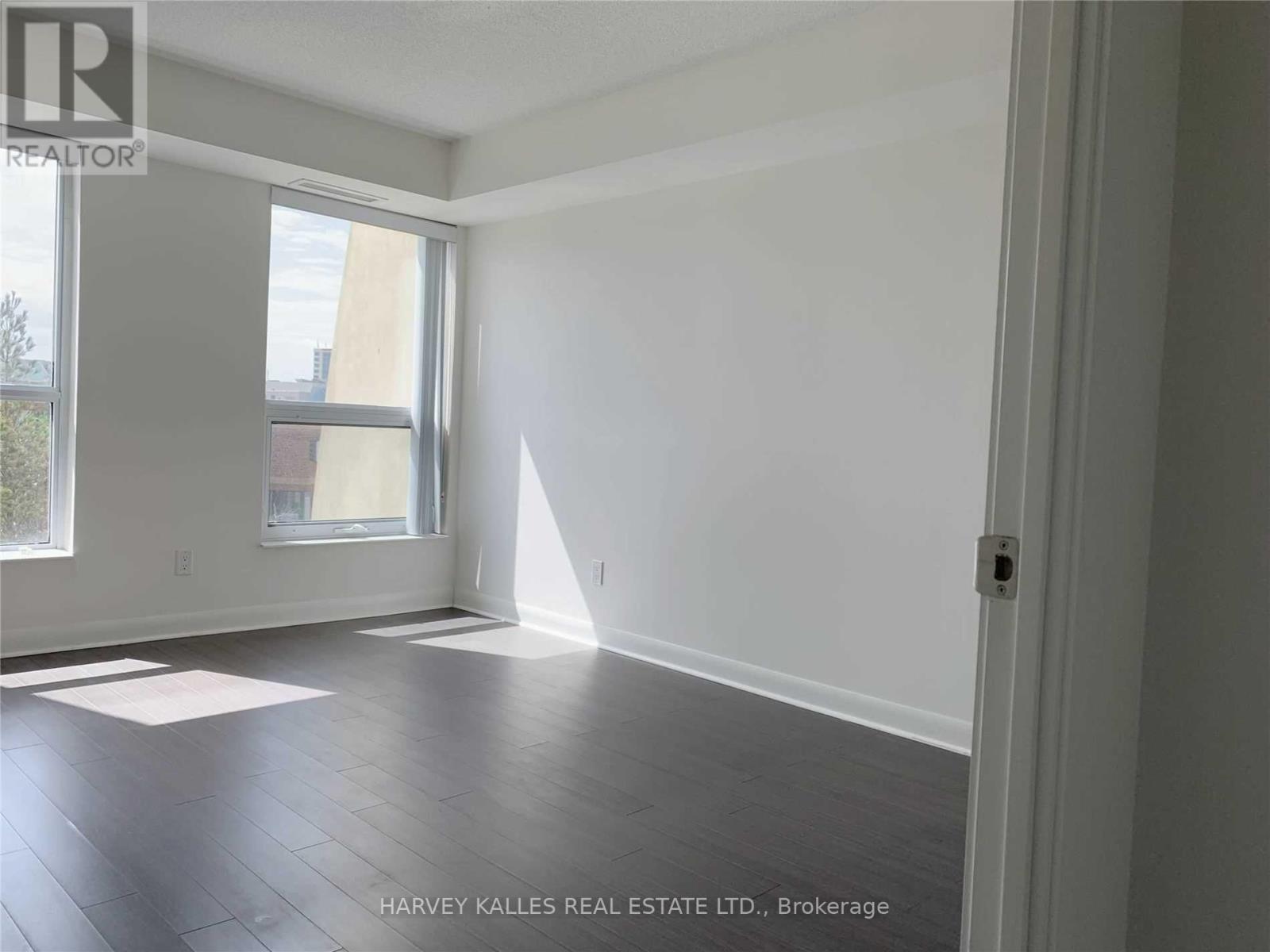 216 - 75 NORMAN BETHUNE AVENUE