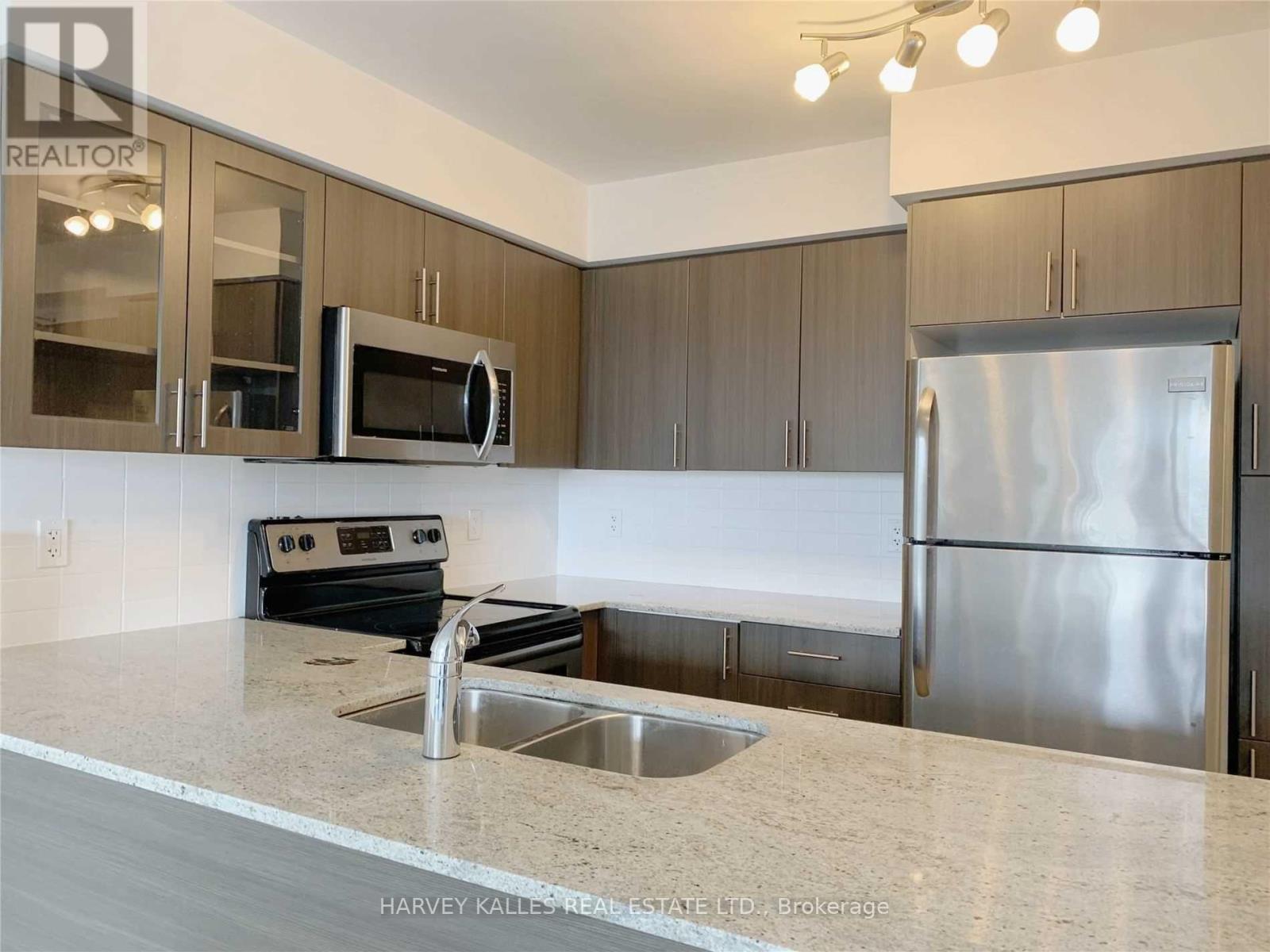 216 - 75 NORMAN BETHUNE AVENUE