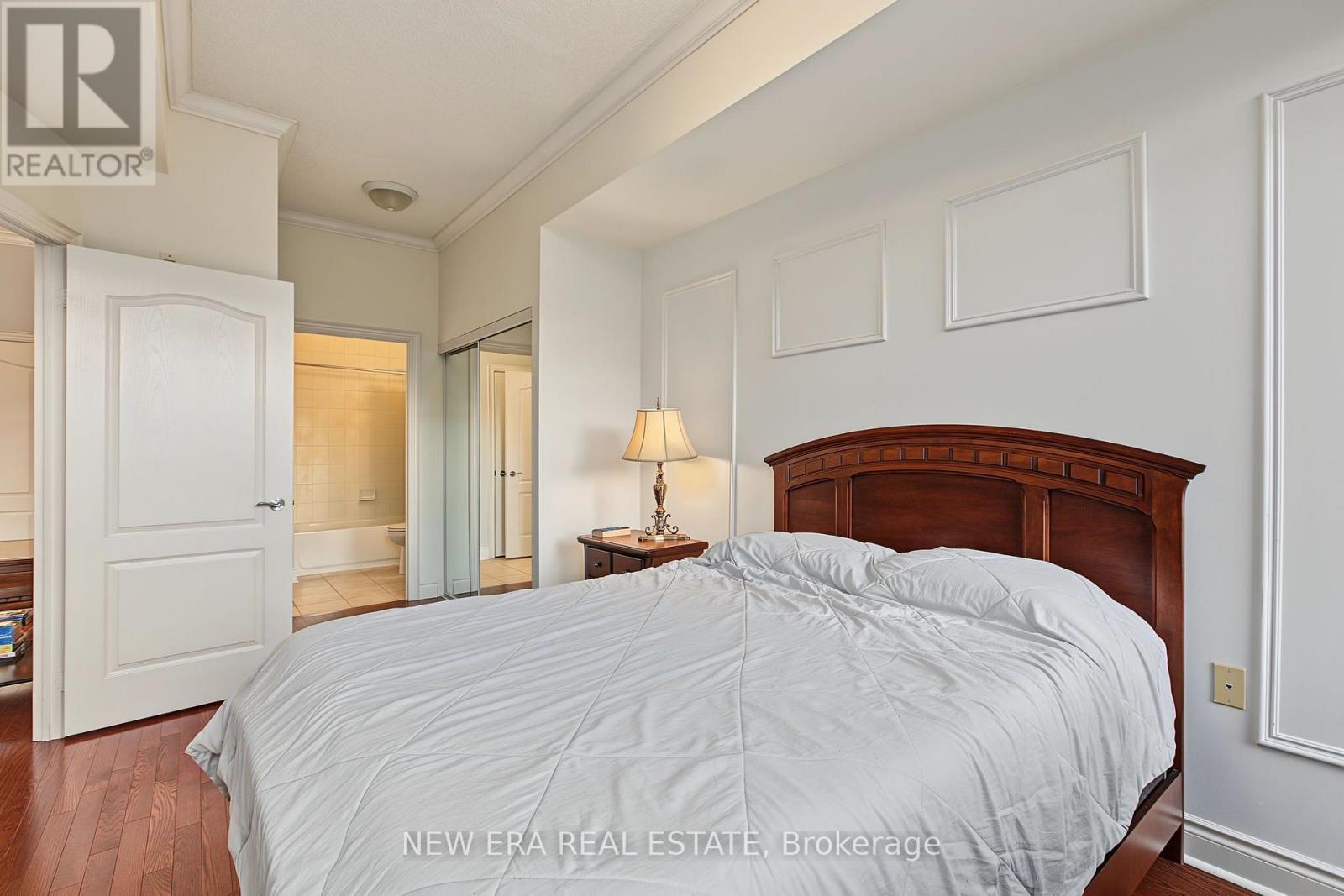 PH20 - 8201 ISLINGTON AVENUE