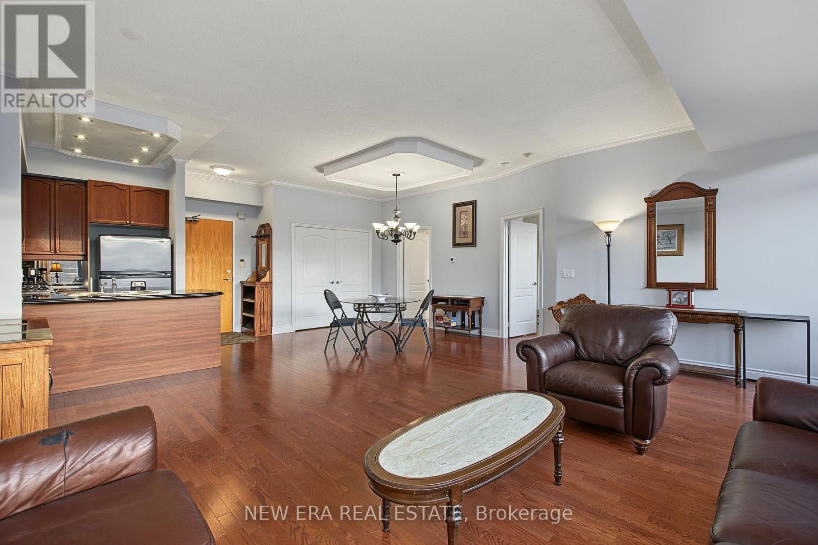 PH20 - 8201 ISLINGTON AVENUE