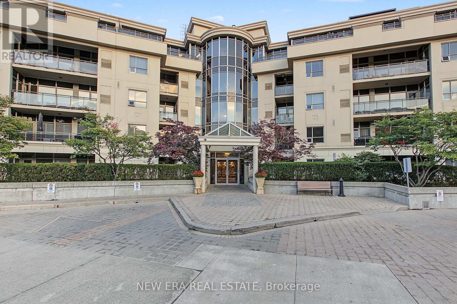 PH20 - 8201 ISLINGTON AVENUE