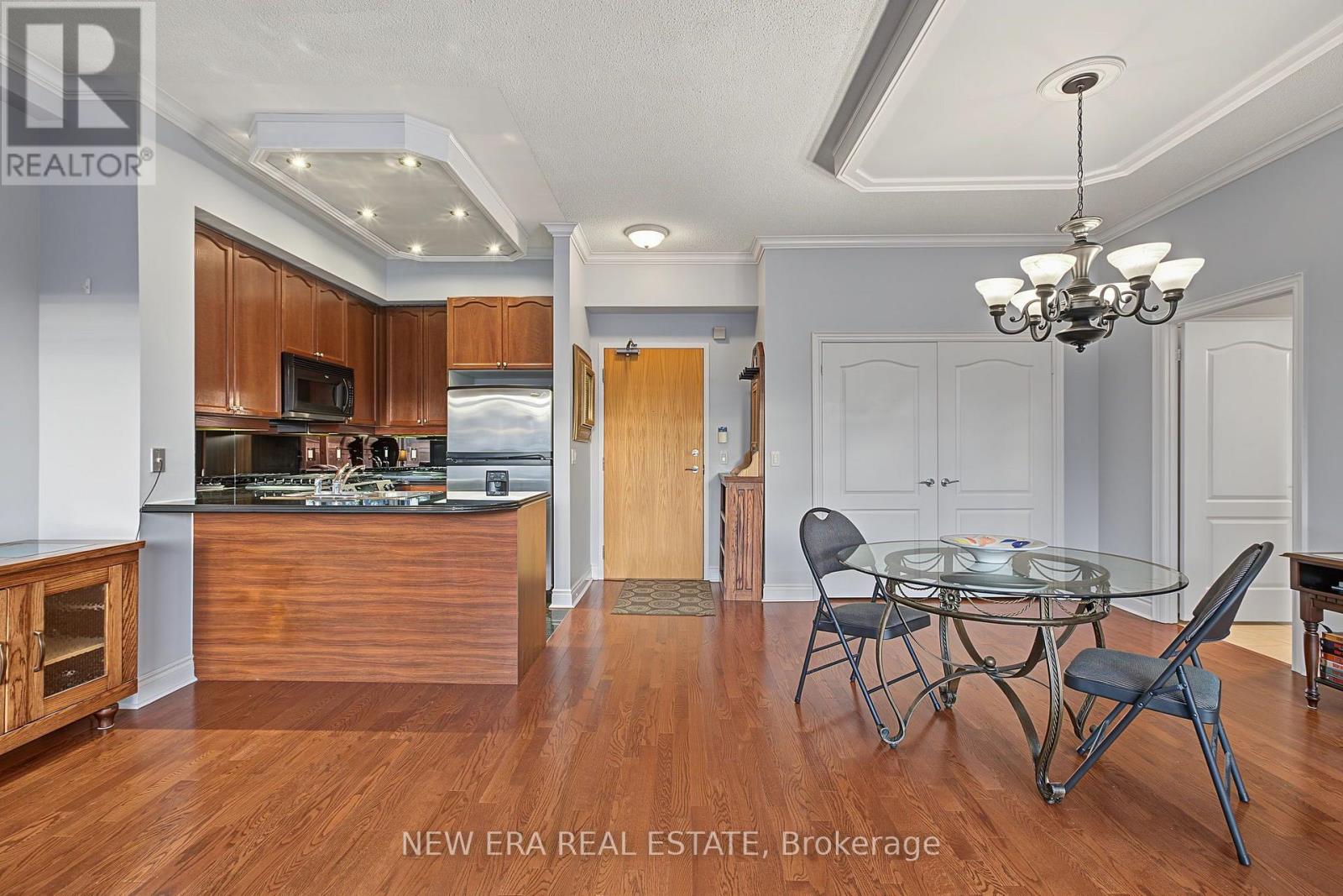 PH20 - 8201 ISLINGTON AVENUE