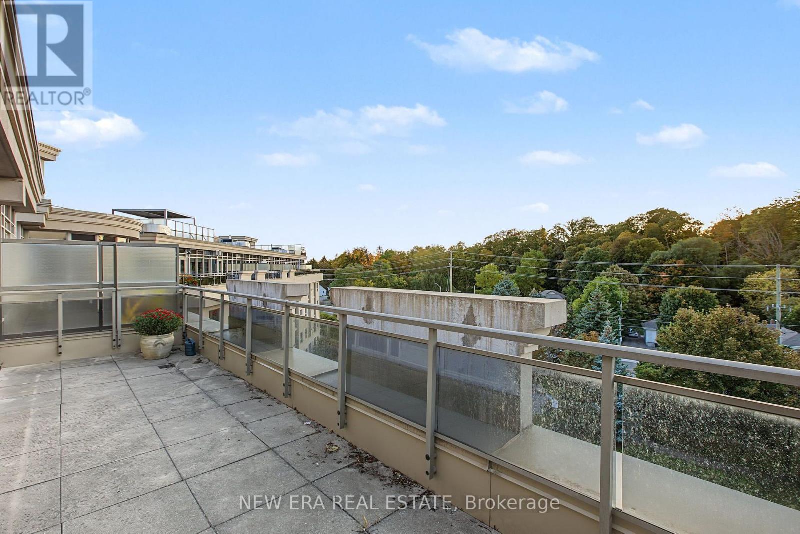 PH20 - 8201 ISLINGTON AVENUE