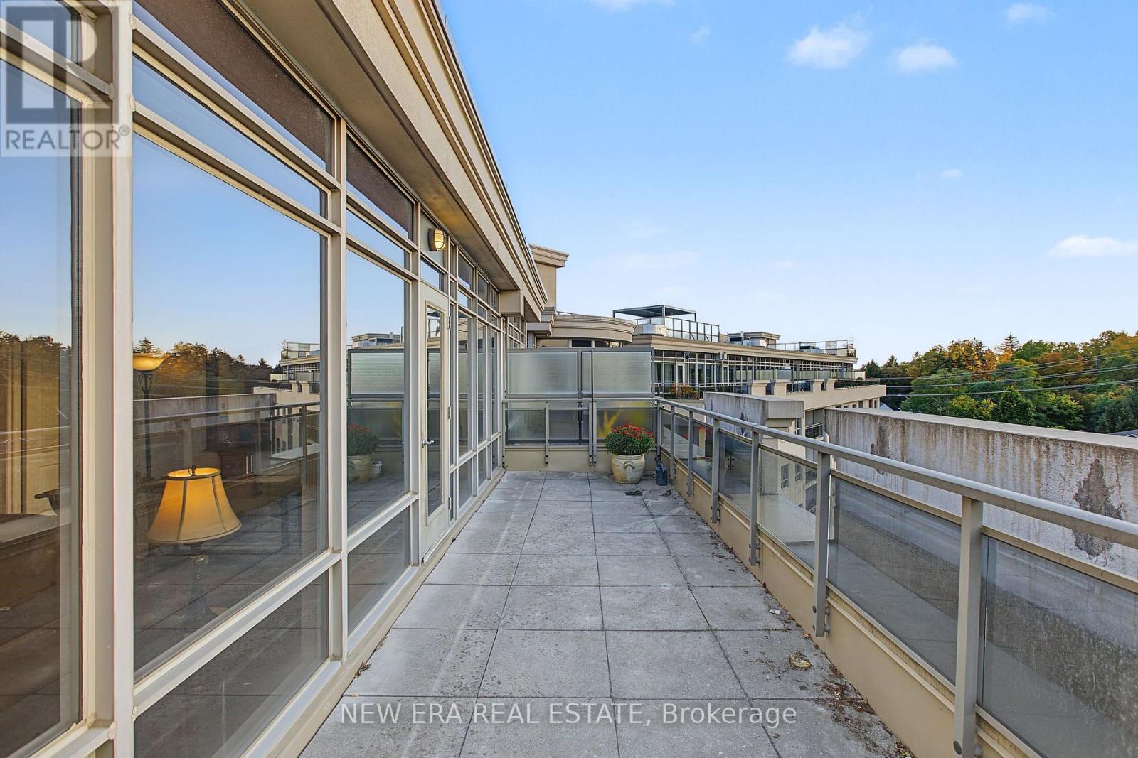 PH20 - 8201 ISLINGTON AVENUE
