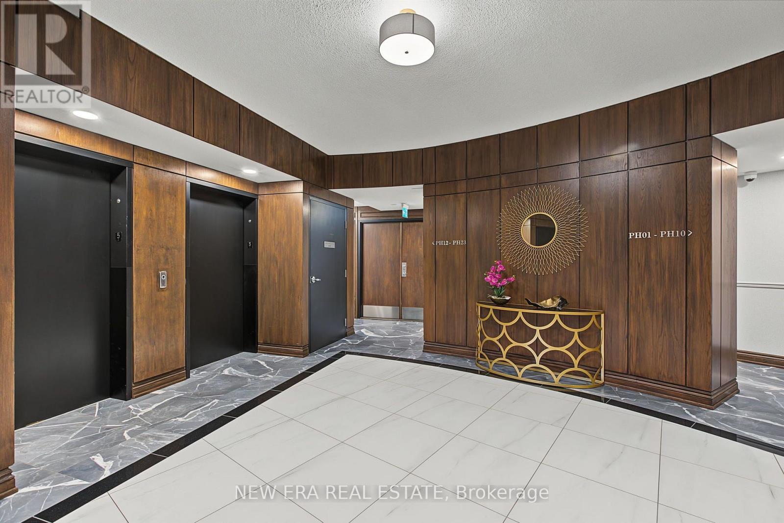 PH20 - 8201 ISLINGTON AVENUE