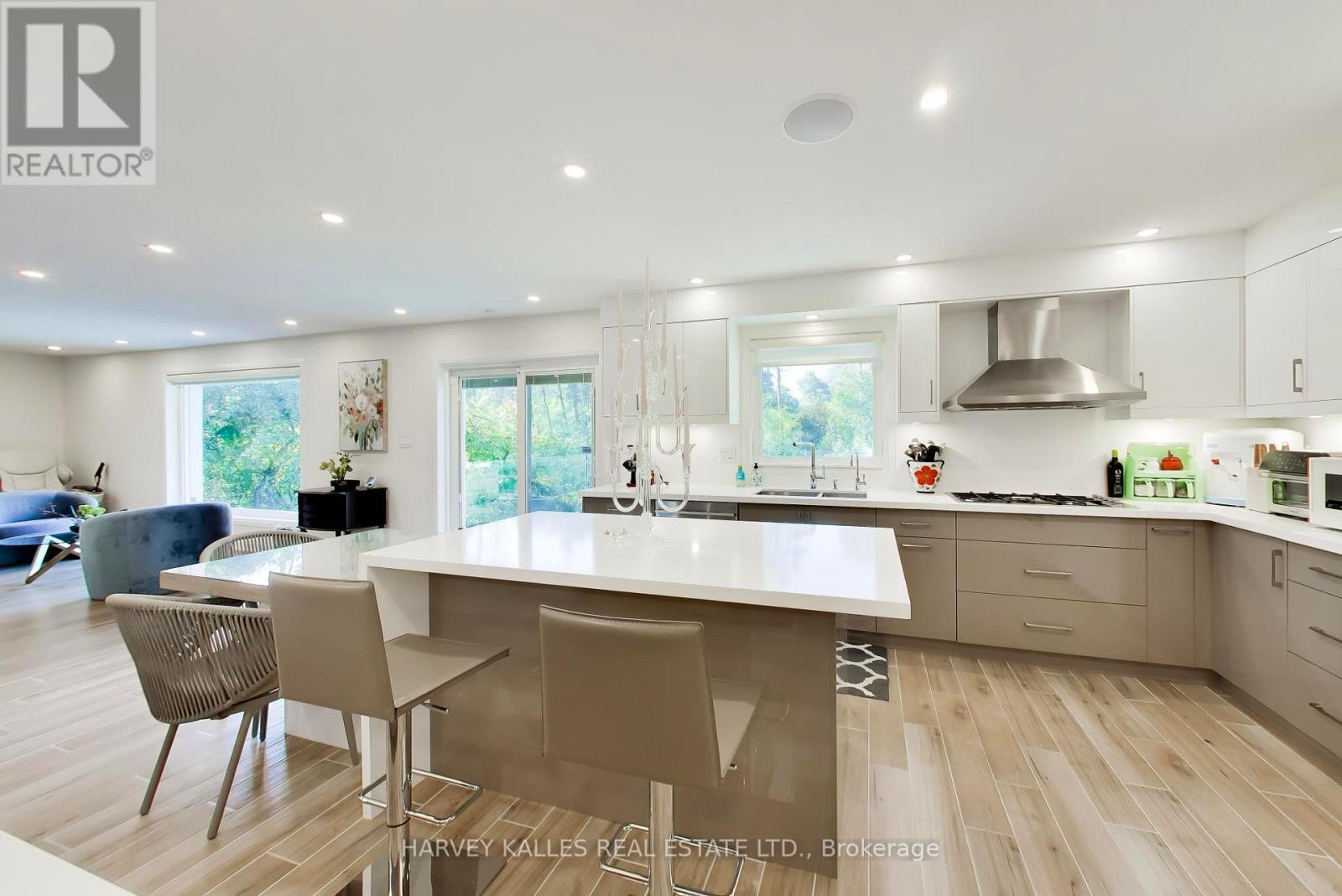 17 CYNTHIA CRESCENT