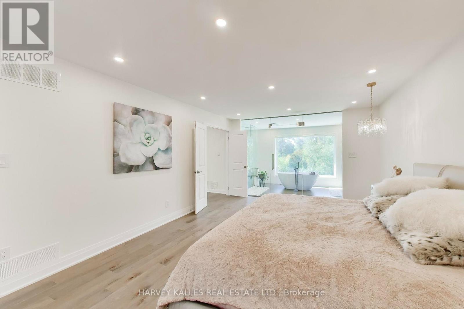 17 CYNTHIA CRESCENT