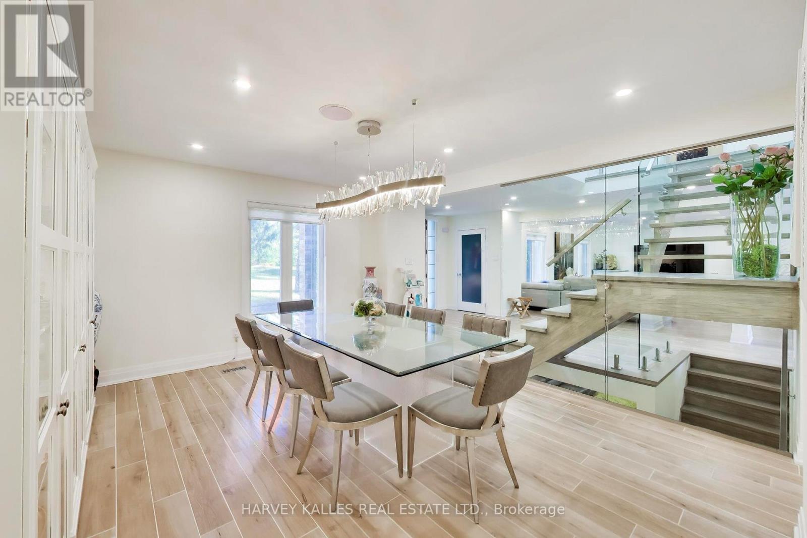 17 CYNTHIA CRESCENT