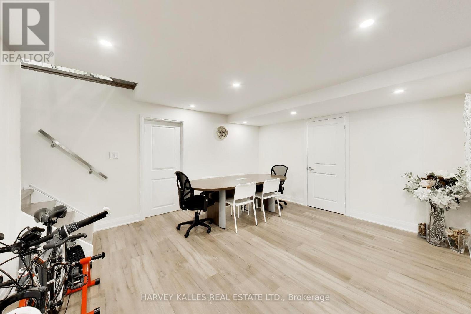 17 CYNTHIA CRESCENT