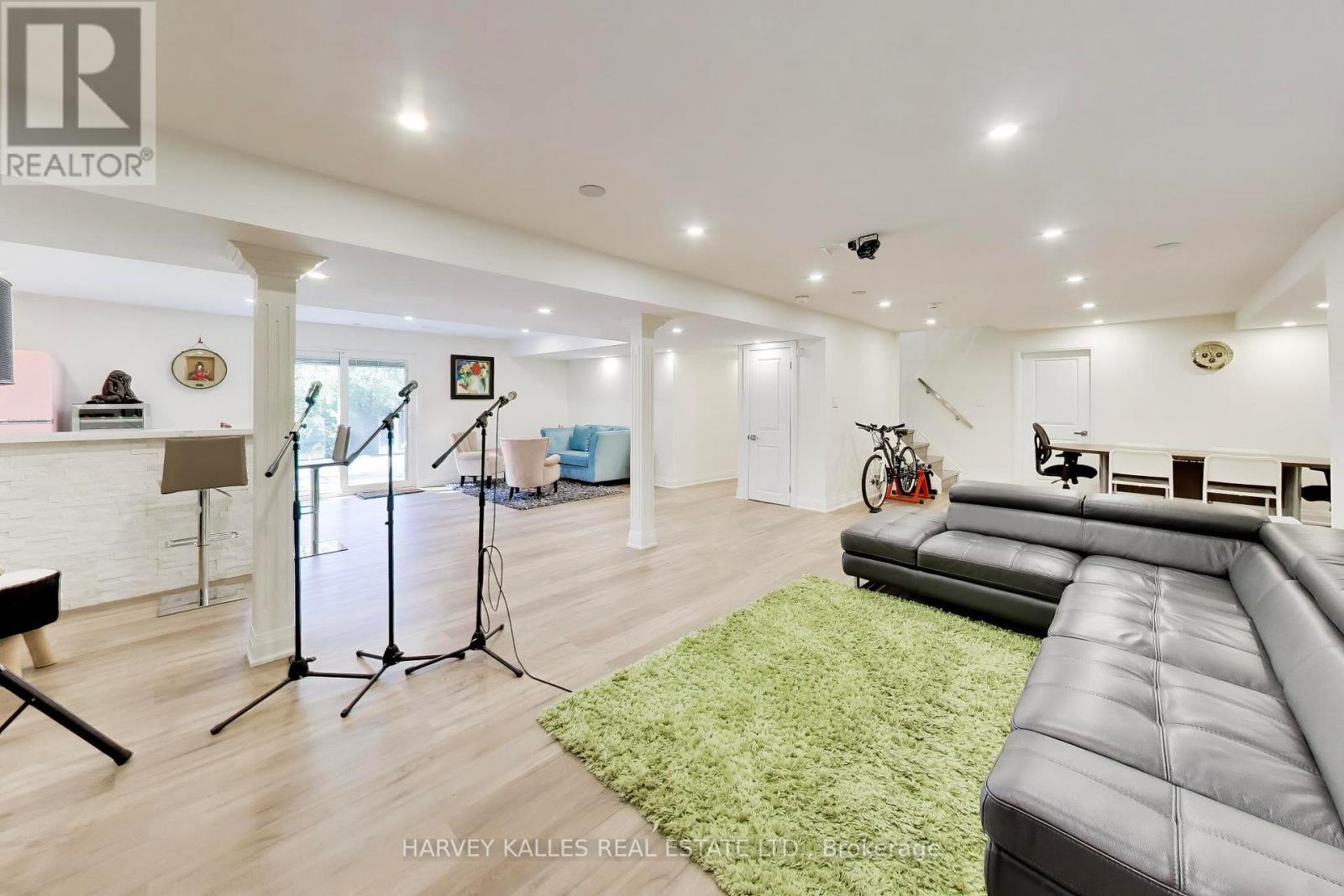 17 CYNTHIA CRESCENT