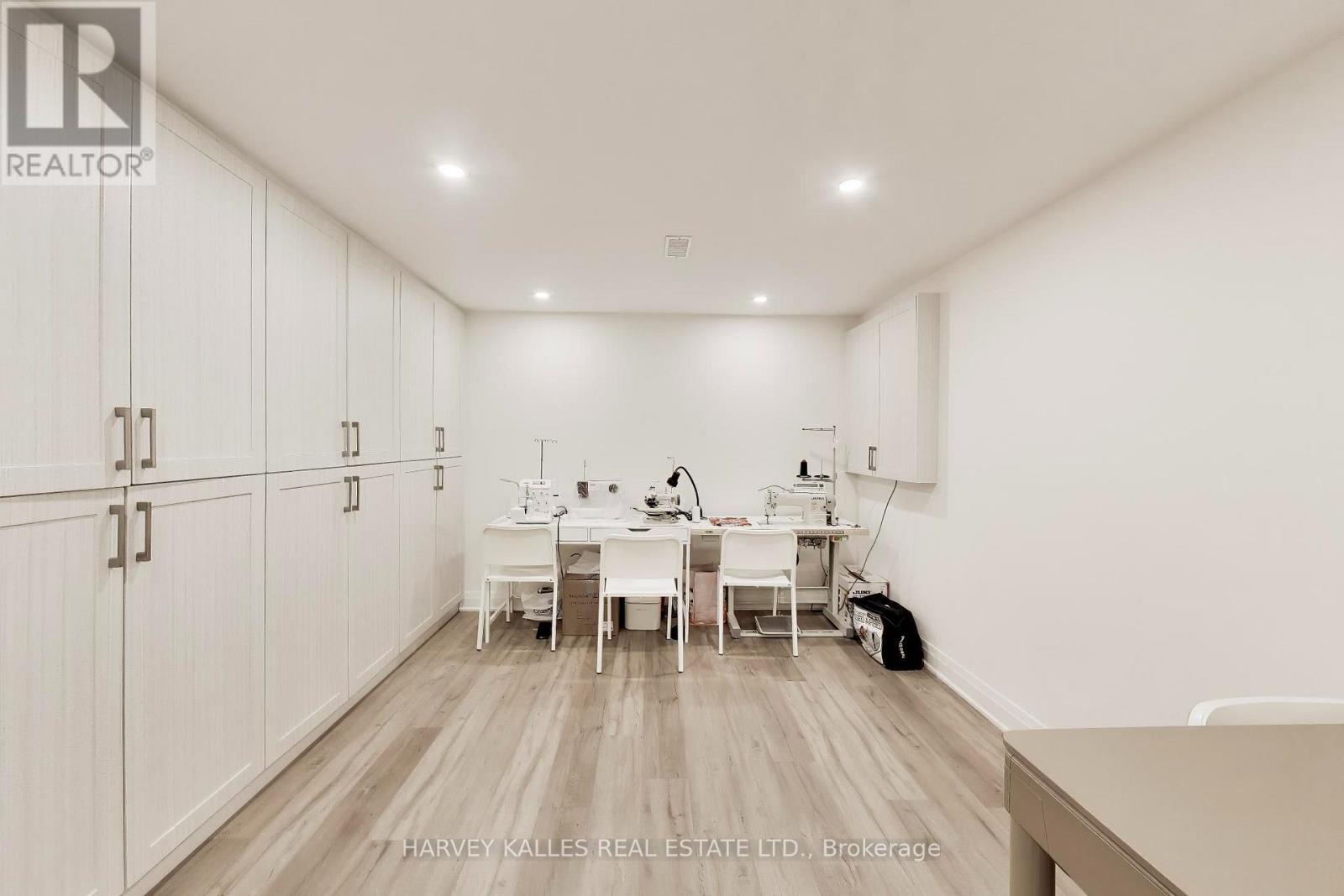 17 CYNTHIA CRESCENT
