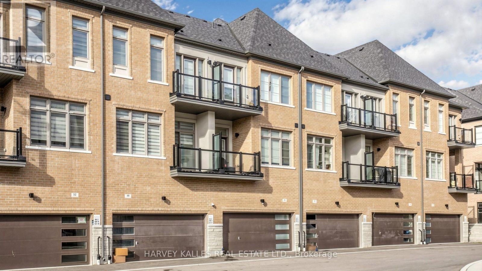 44 DE LA ROCHE DRIVE