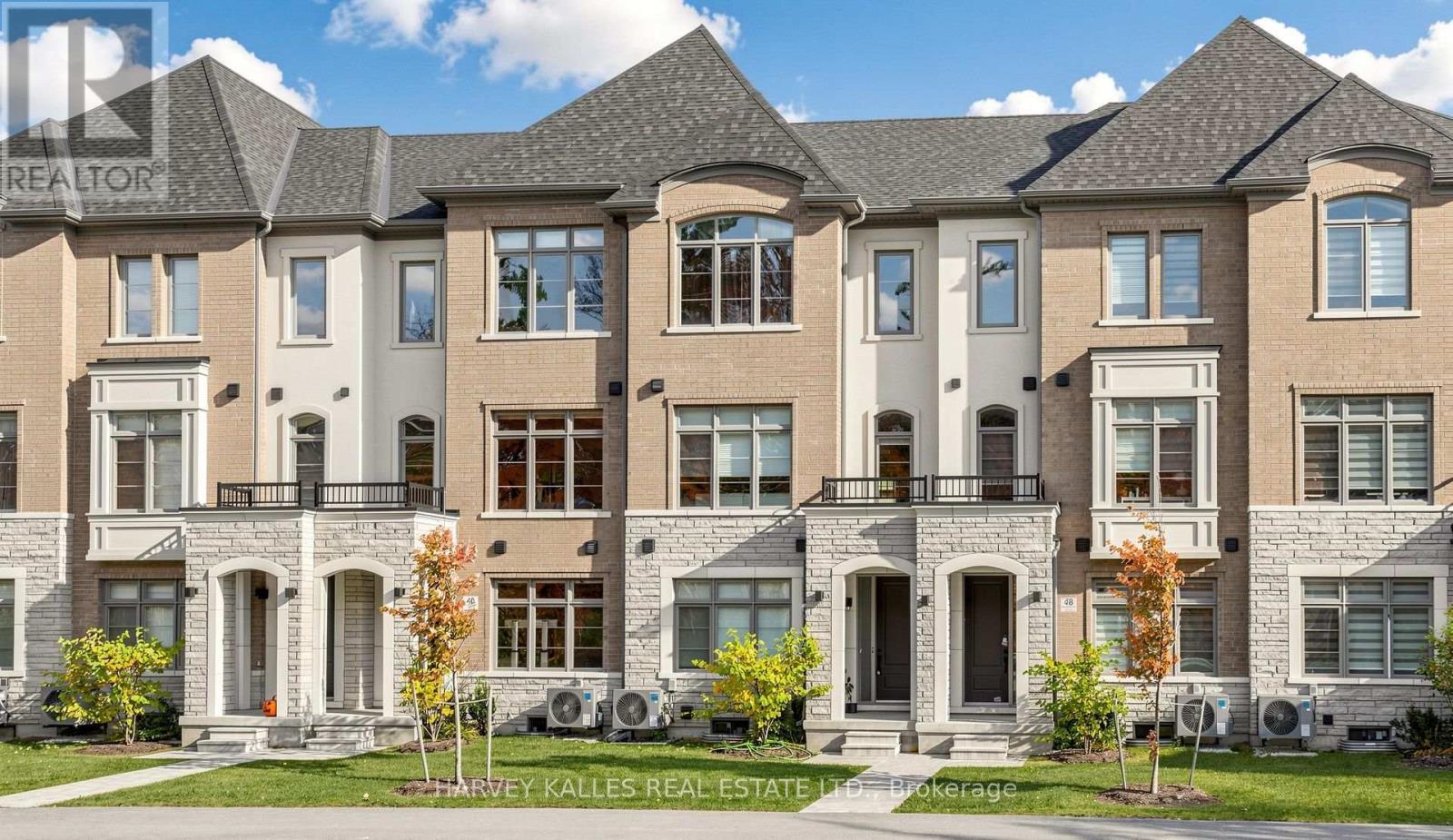 44 DE LA ROCHE DRIVE