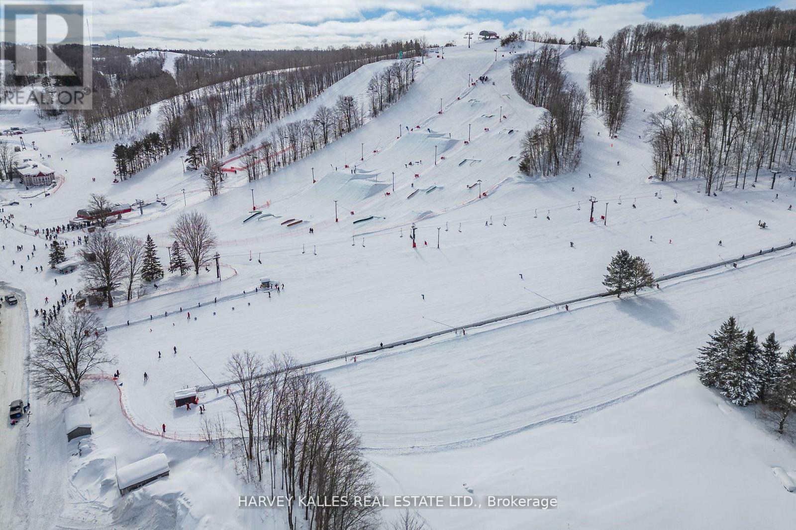 416 - 40 HORSESHOE BOULEVARD