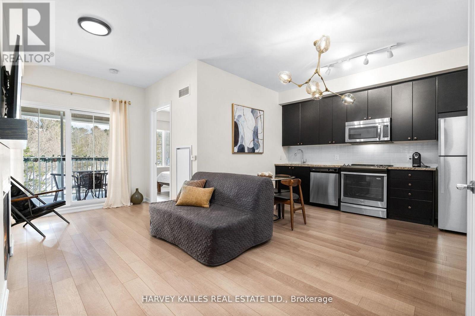 416 - 40 HORSESHOE BOULEVARD