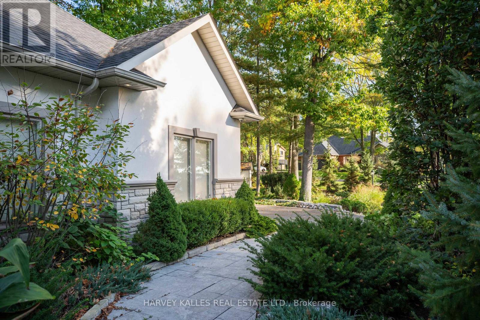 6 GEORGINA DRIVE