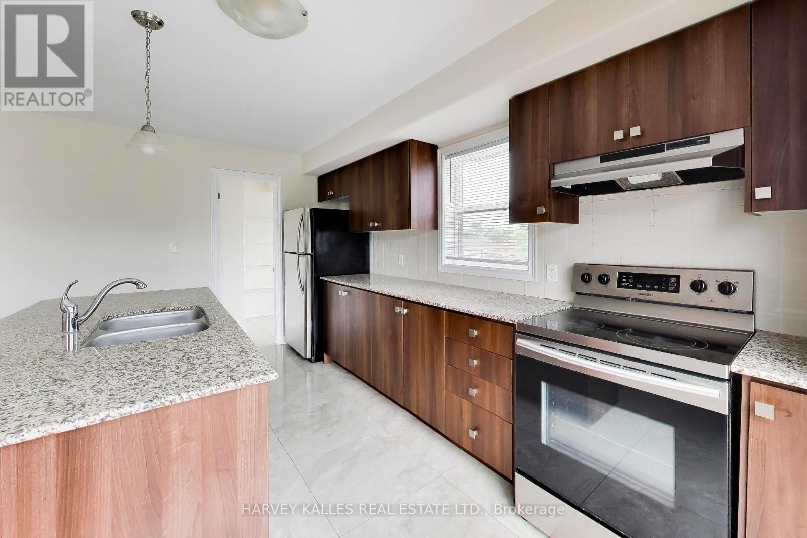 38 - 1 LEGGOTT AVENUE