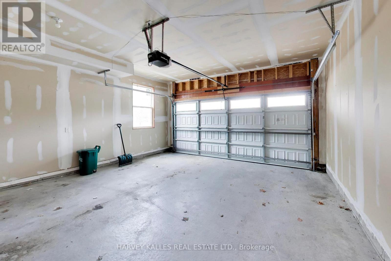 38 - 1 LEGGOTT AVENUE