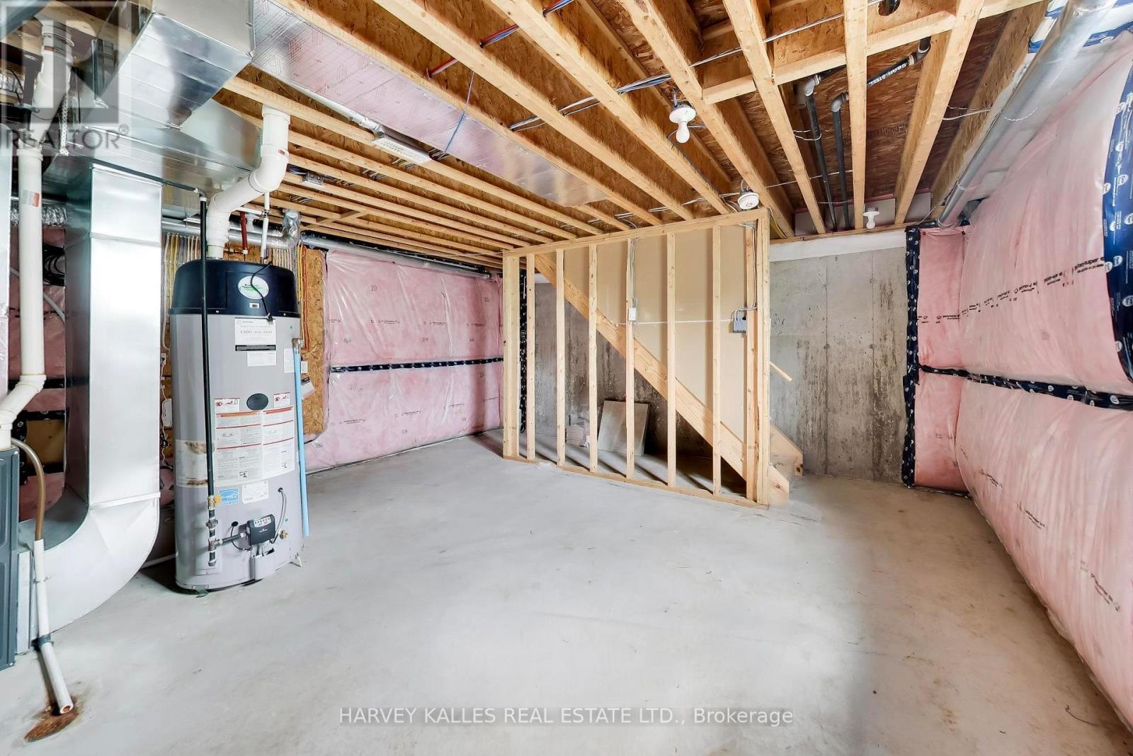 38 - 1 LEGGOTT AVENUE