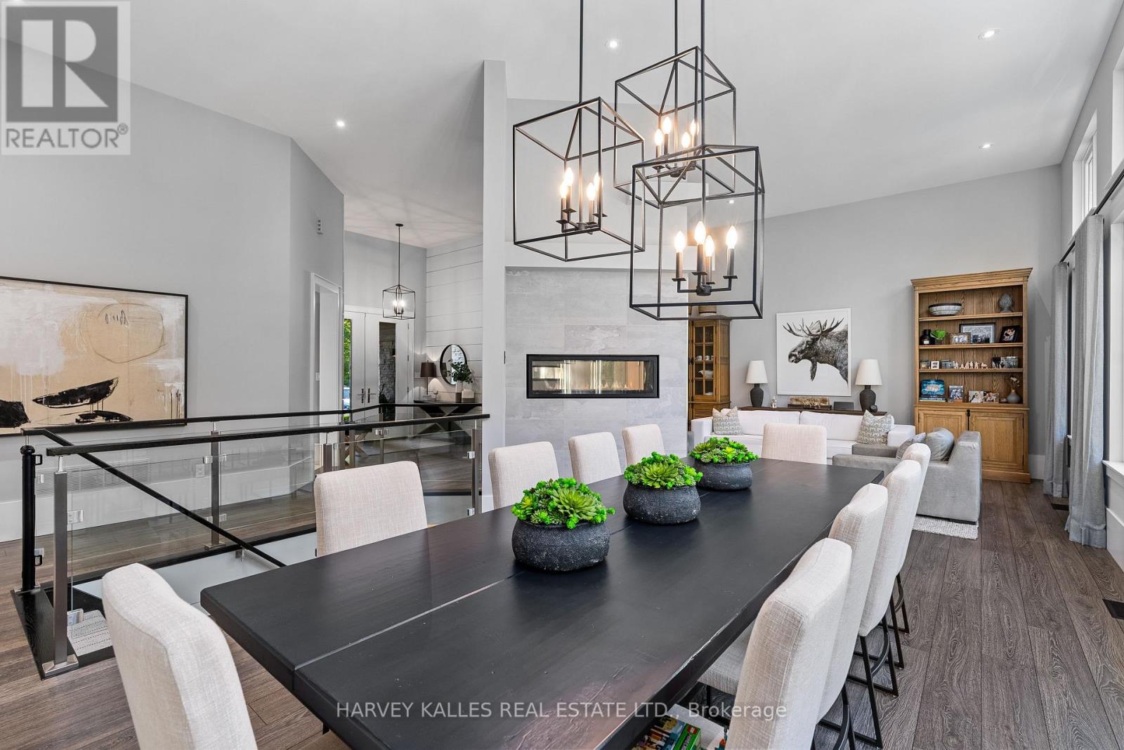 42 WINDFIELD DRIVE W