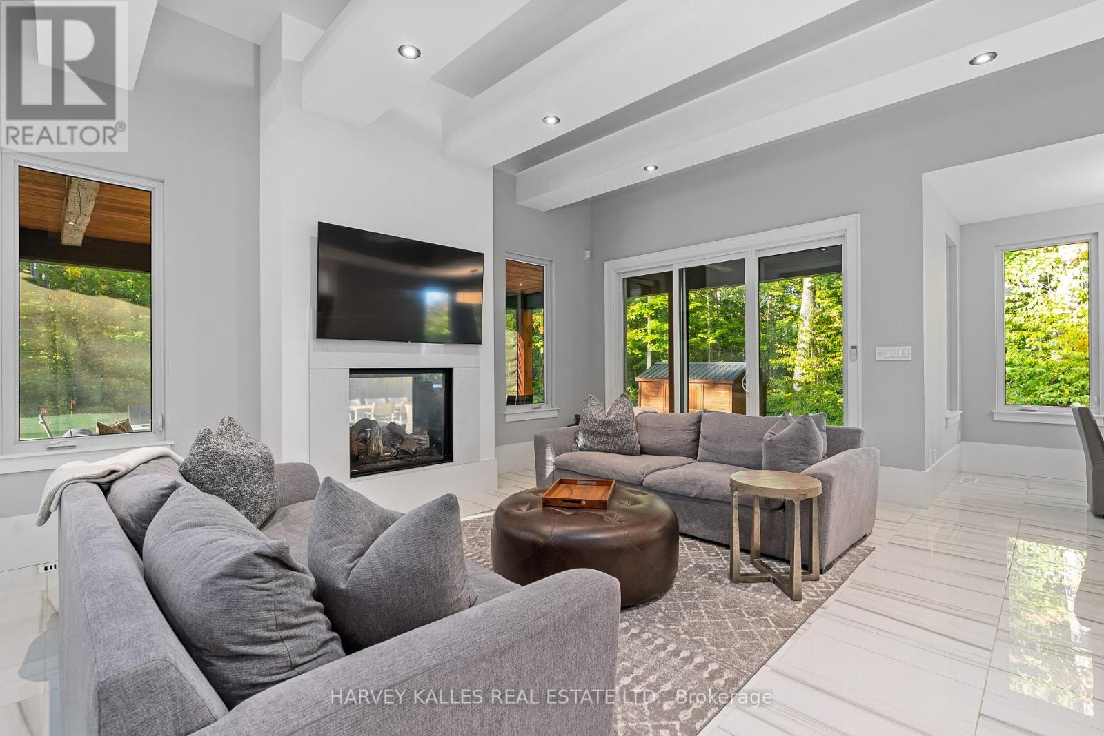 42 WINDFIELD DRIVE W
