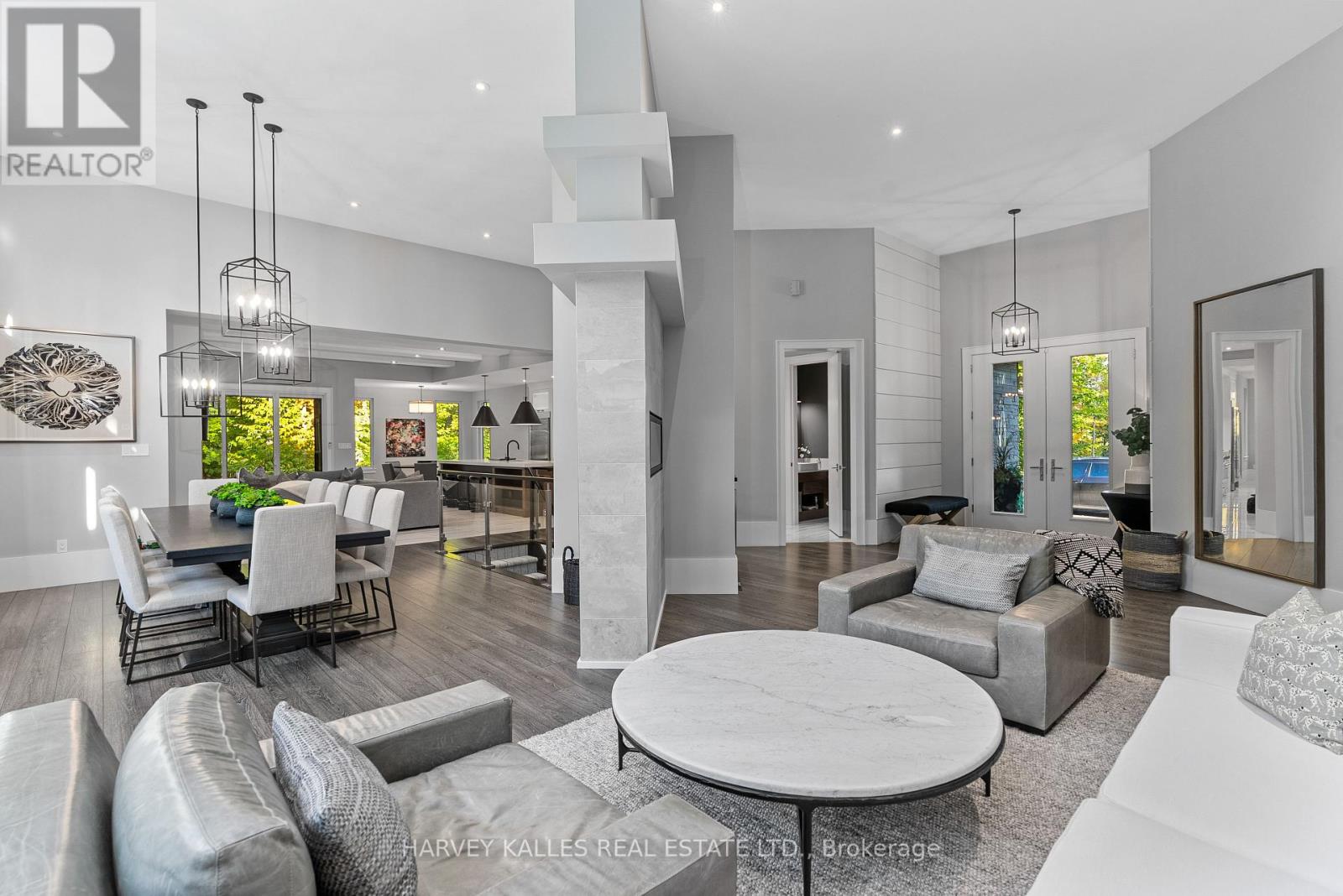 42 WINDFIELD DRIVE W
