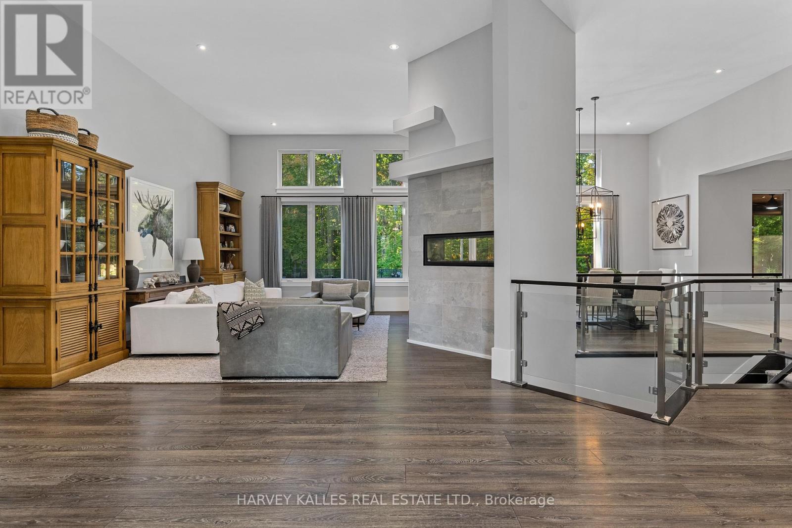 42 WINDFIELD DRIVE W