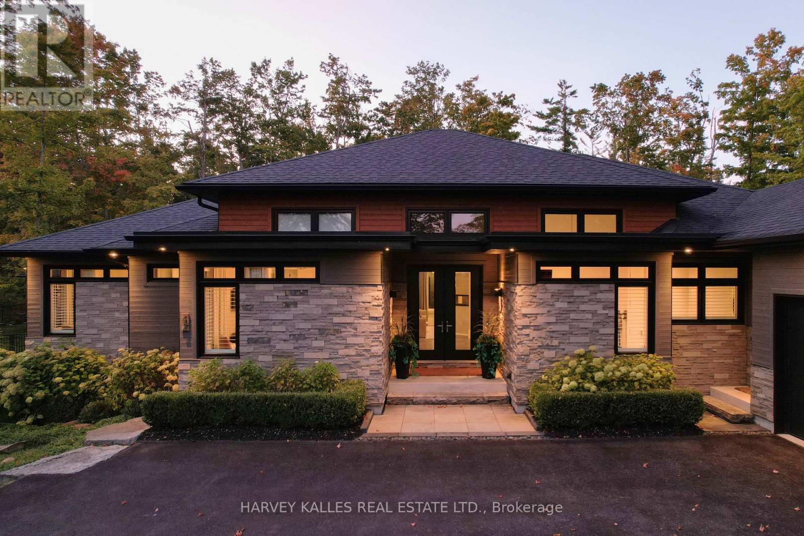42 WINDFIELD DRIVE W