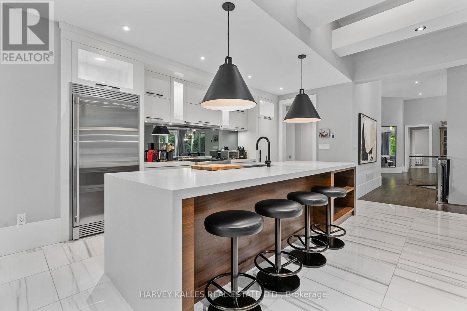 42 WINDFIELD DRIVE W