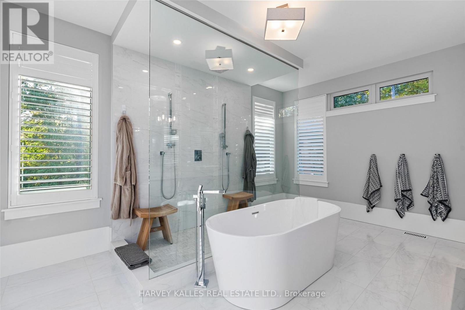 42 WINDFIELD DRIVE W