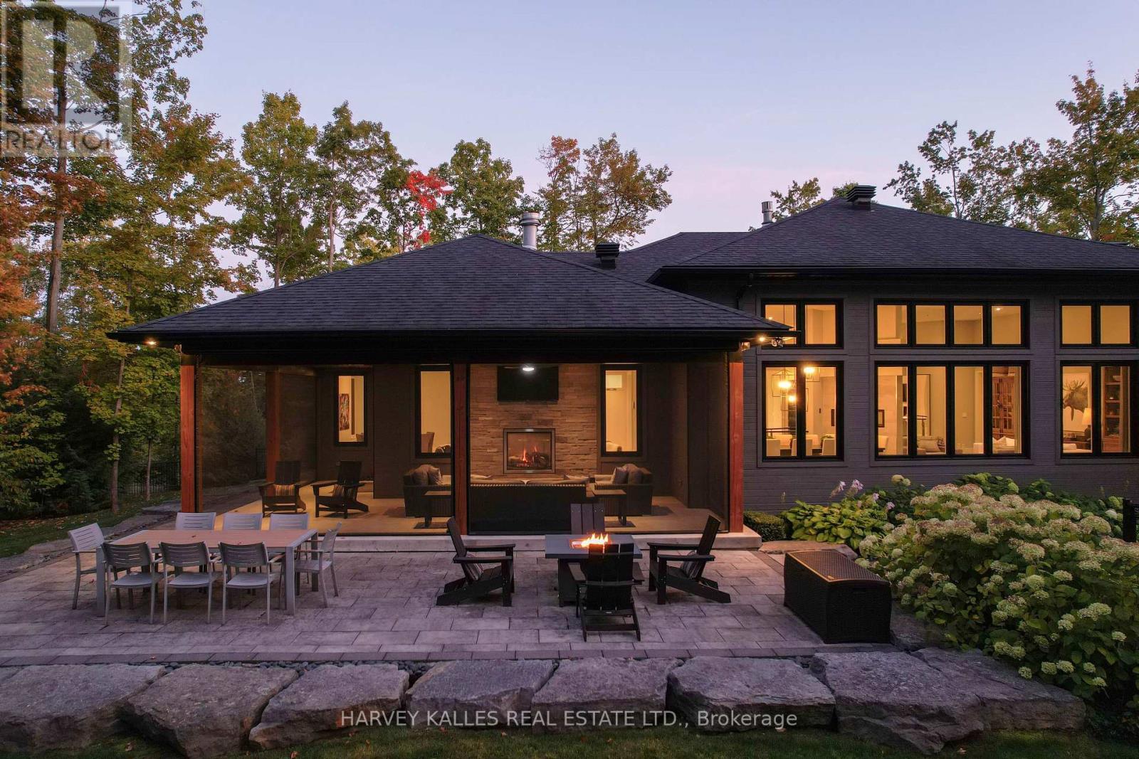 42 WINDFIELD DRIVE W