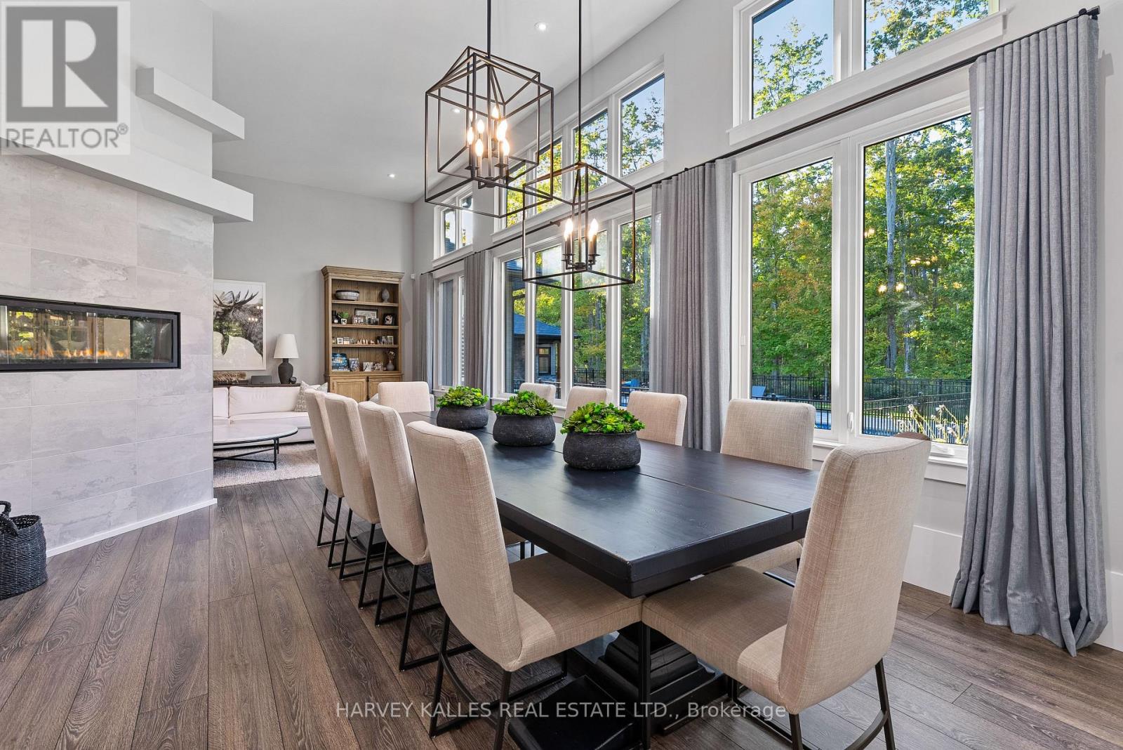 42 WINDFIELD DRIVE W