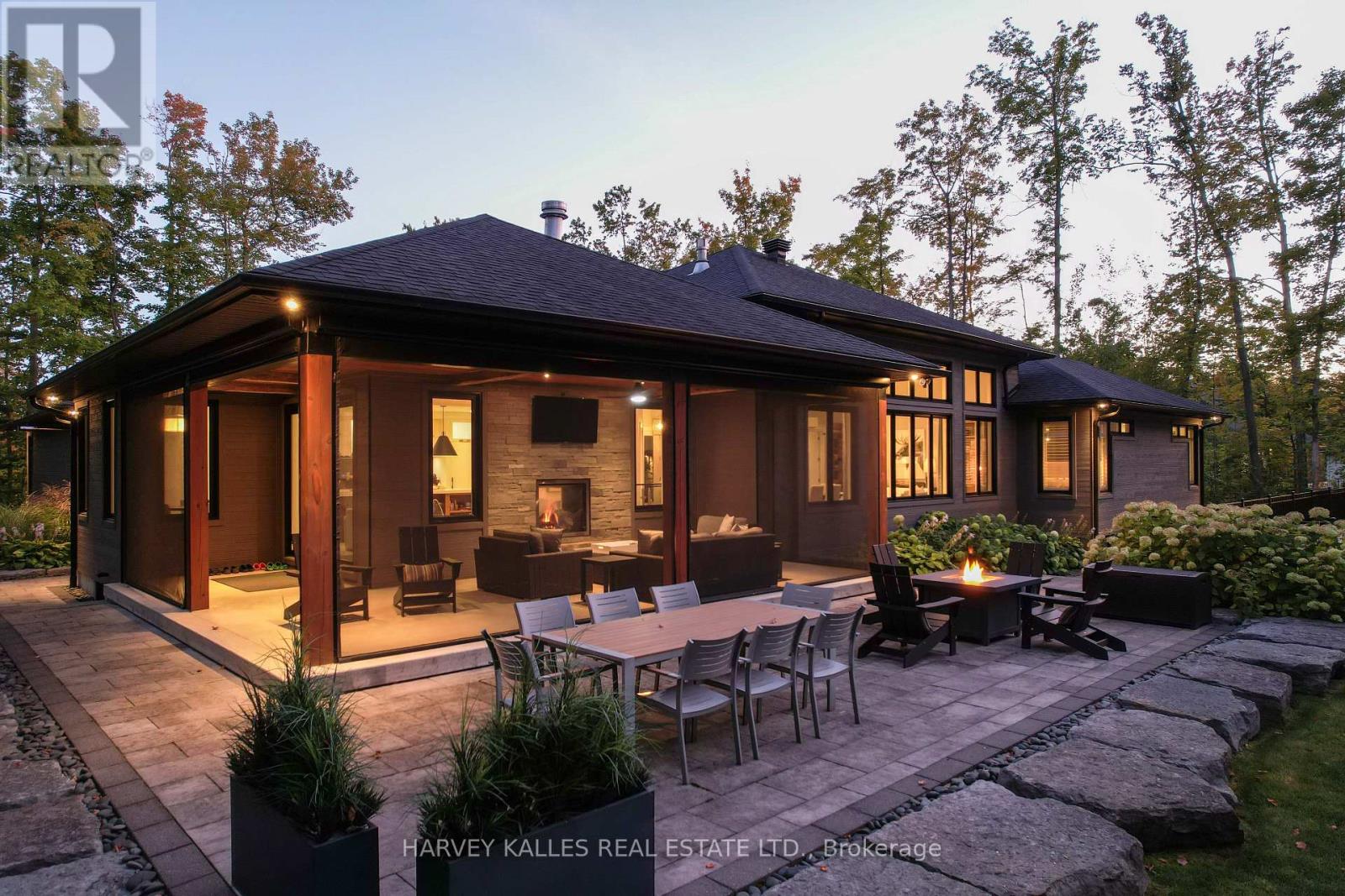42 WINDFIELD DRIVE W