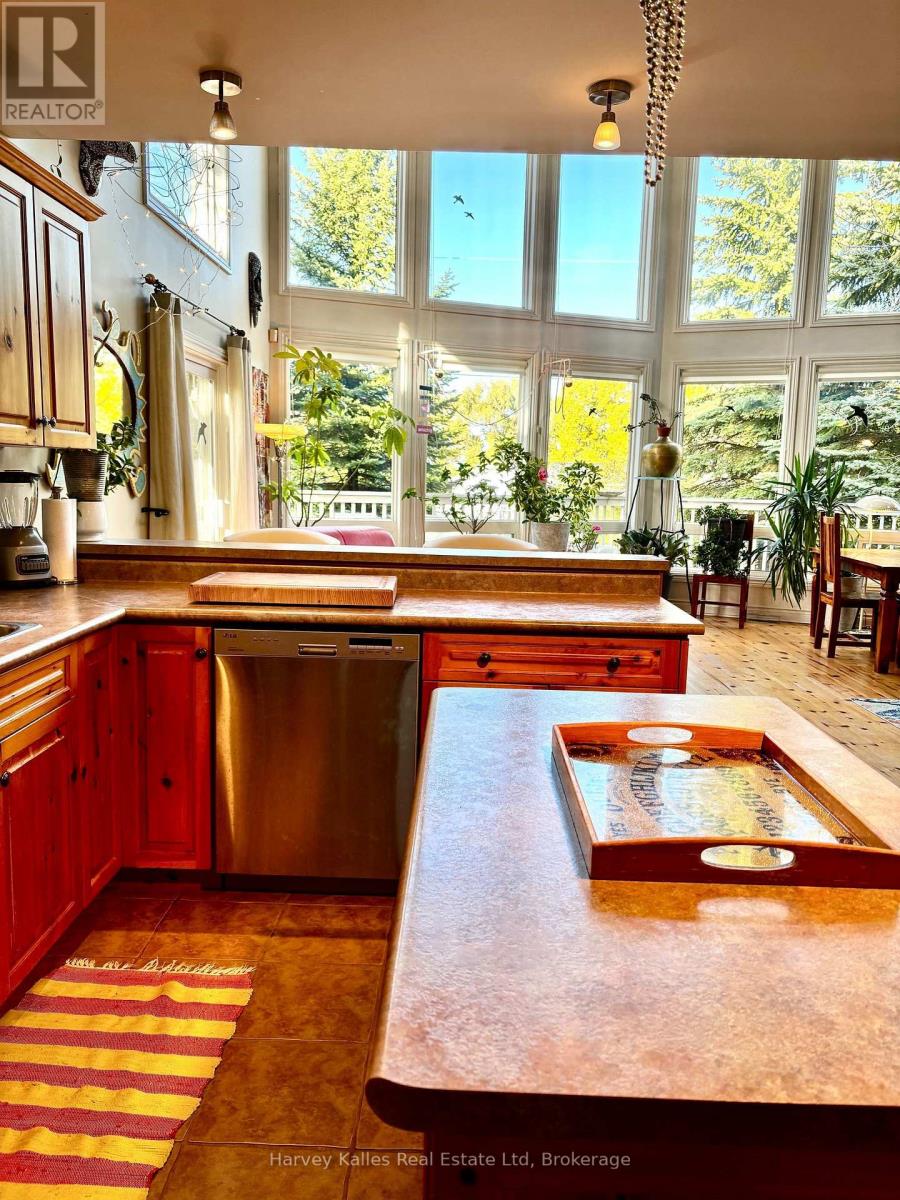 61 CONSTANCE BLVD. BOULEVARD N