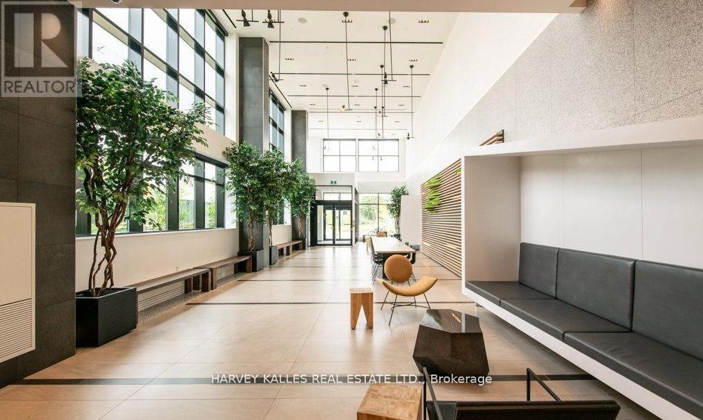 4 - 60 GEORGE BUTCHART DRIVE