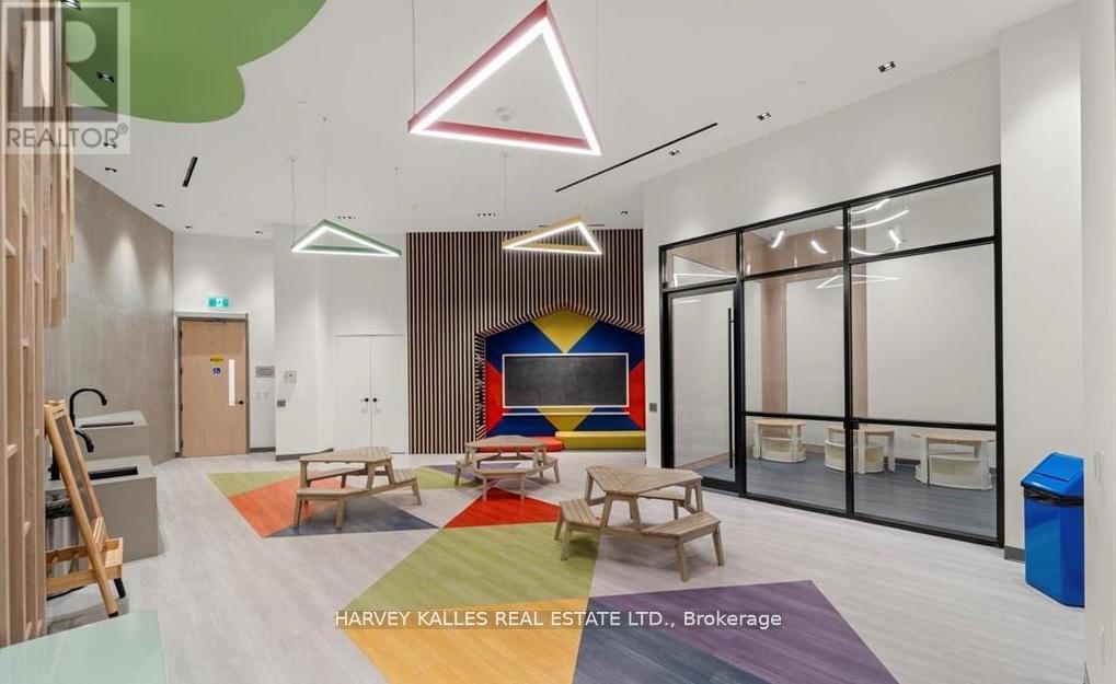 4 - 60 GEORGE BUTCHART DRIVE