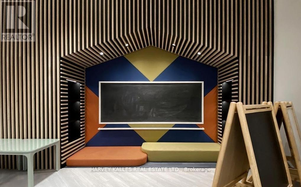 4 - 60 GEORGE BUTCHART DRIVE