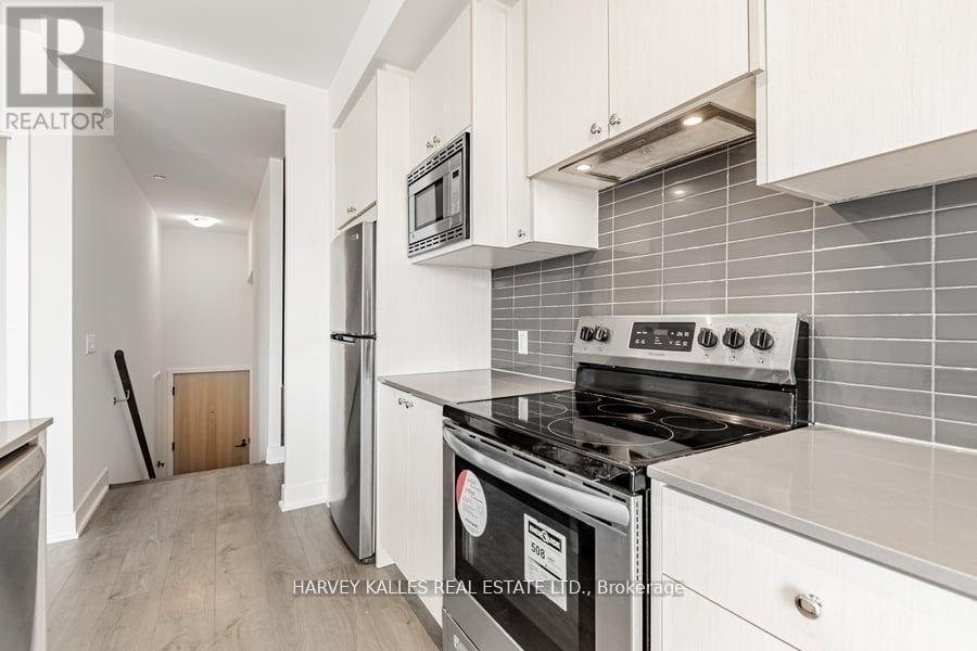 4 - 60 GEORGE BUTCHART DRIVE