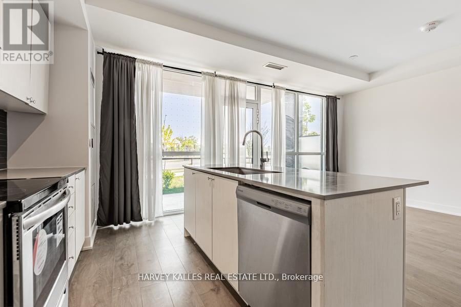 4 - 60 GEORGE BUTCHART DRIVE