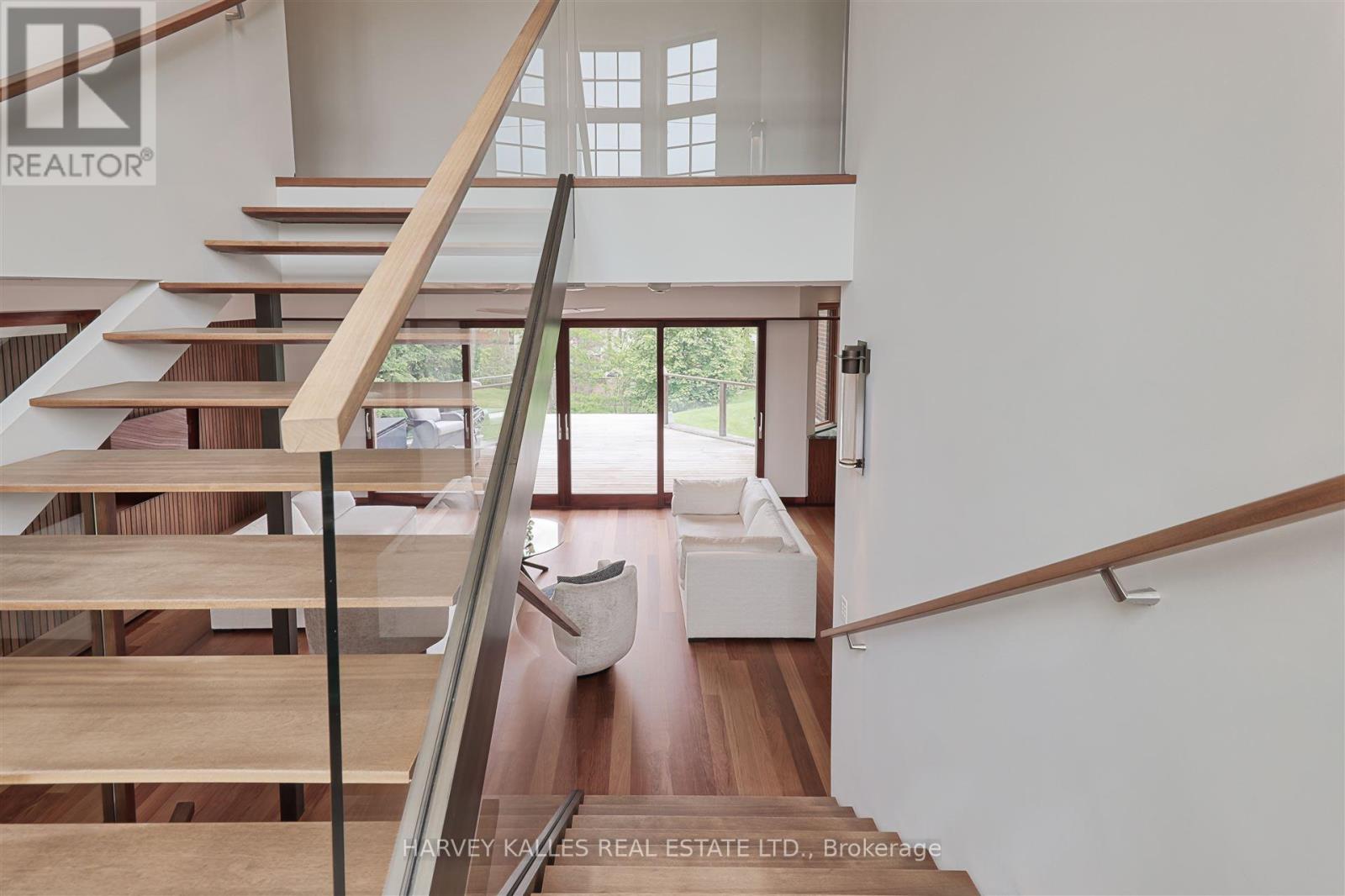 89 KINGSWAY CRESCENT