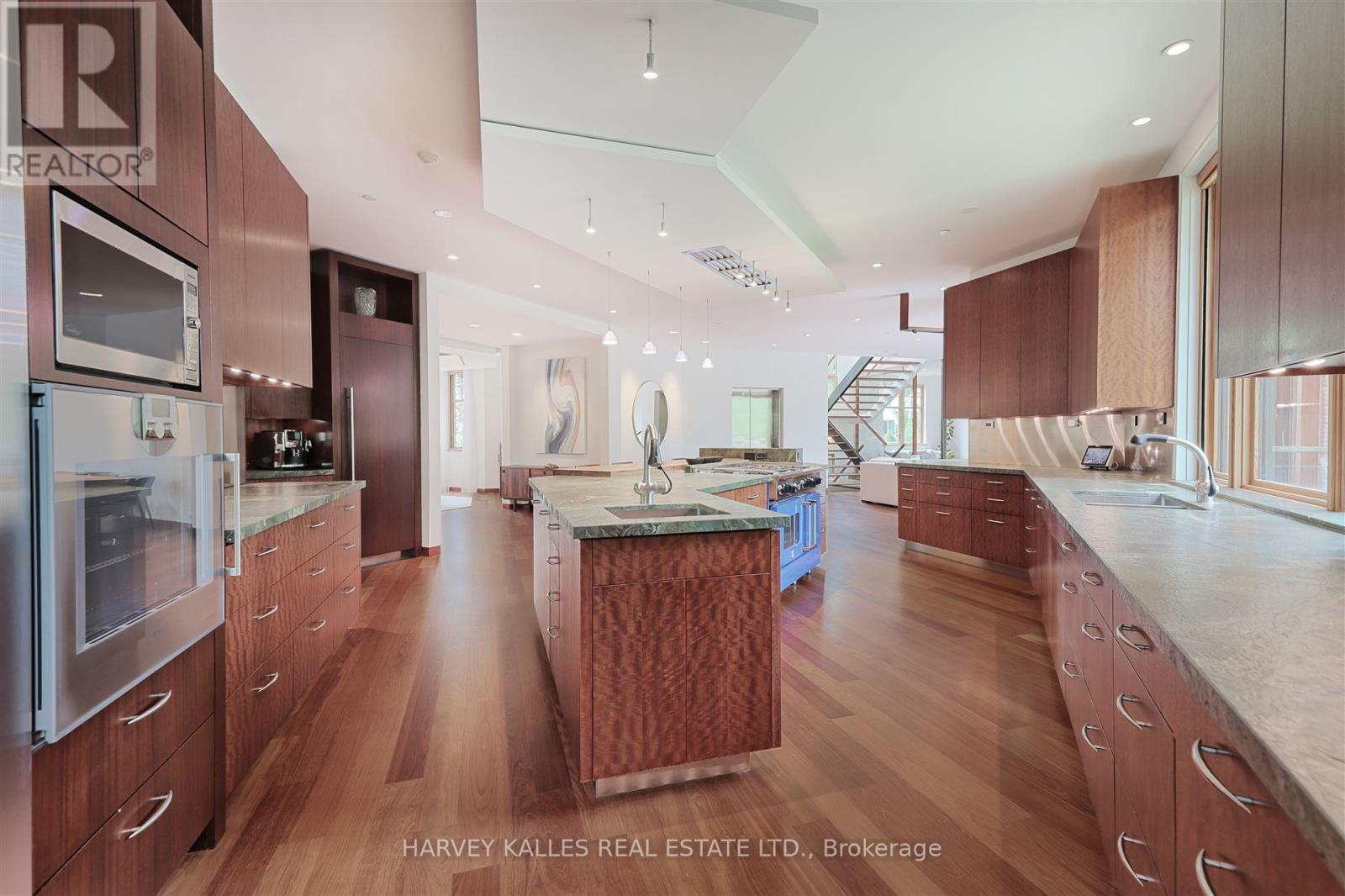 89 KINGSWAY CRESCENT