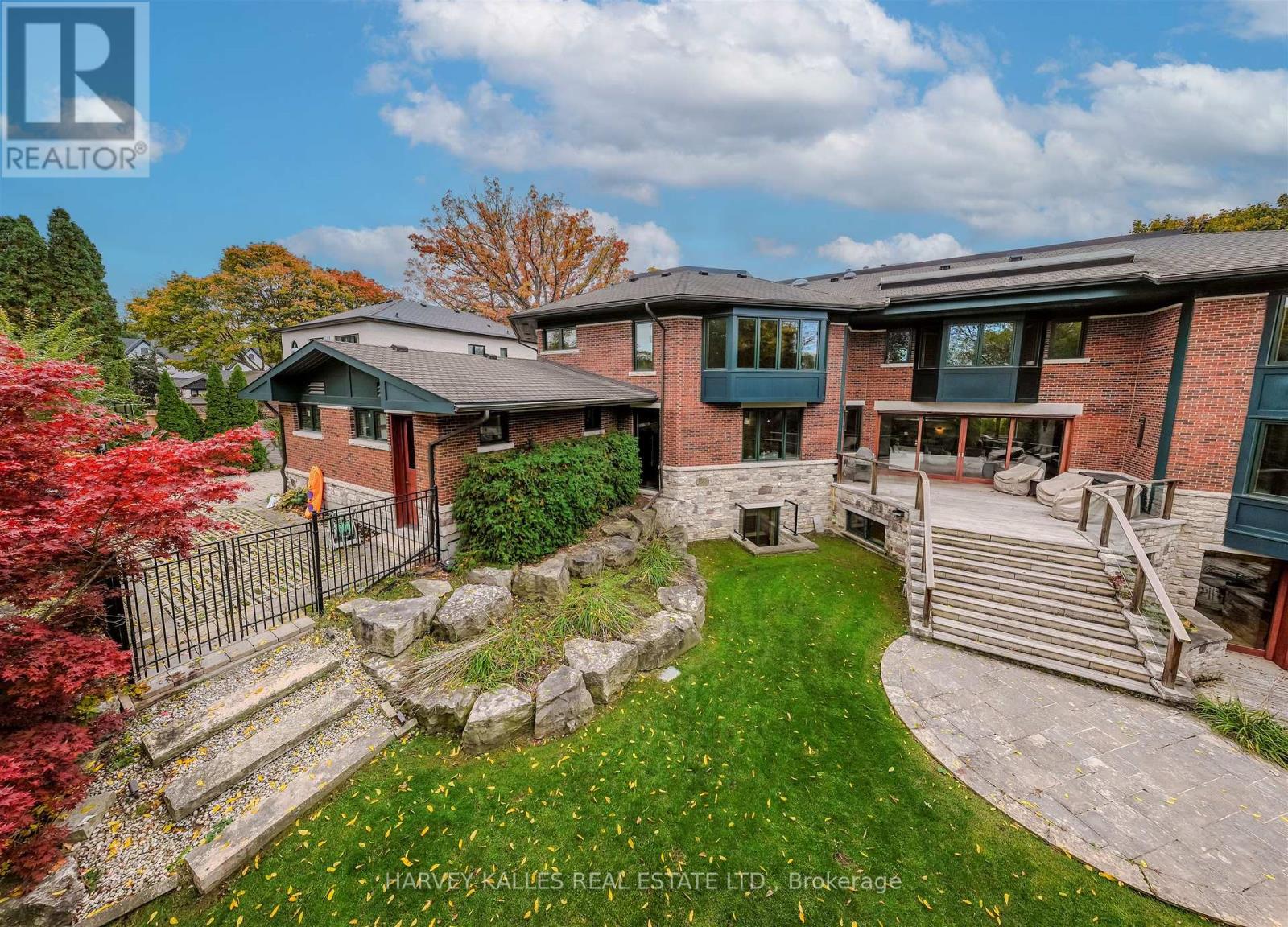 89 KINGSWAY CRESCENT