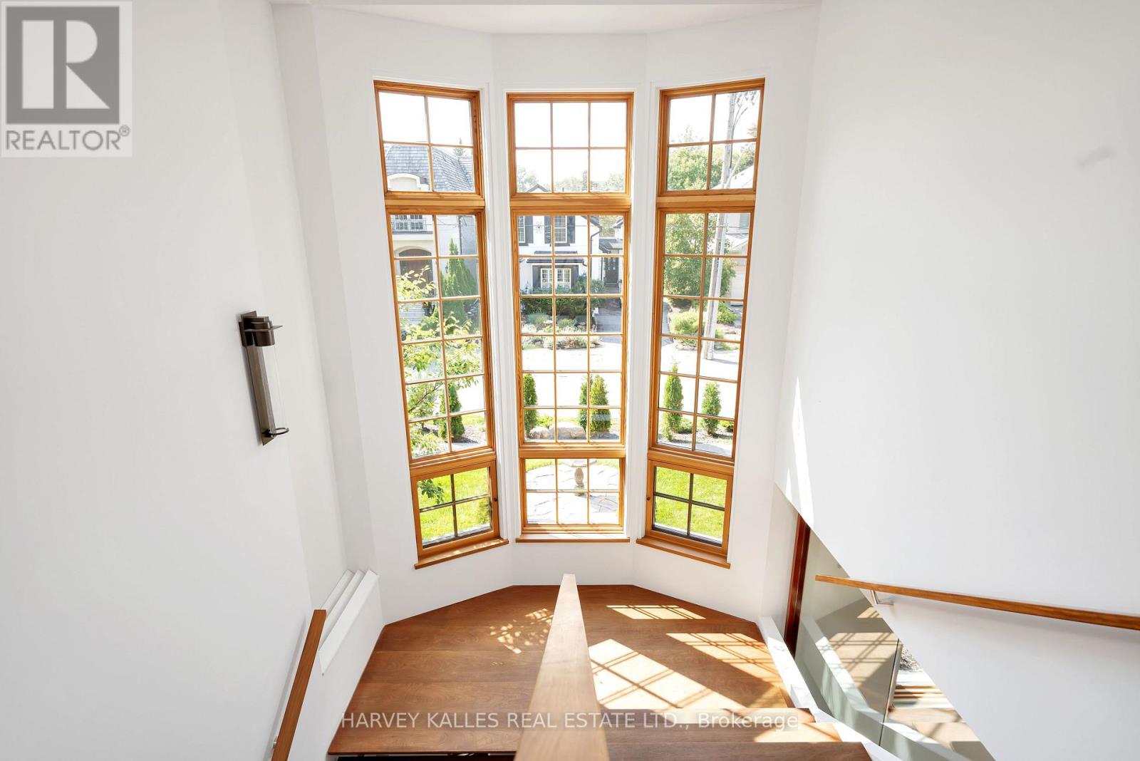 89 KINGSWAY CRESCENT