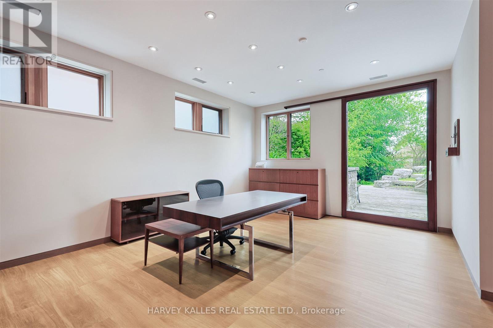 89 KINGSWAY CRESCENT