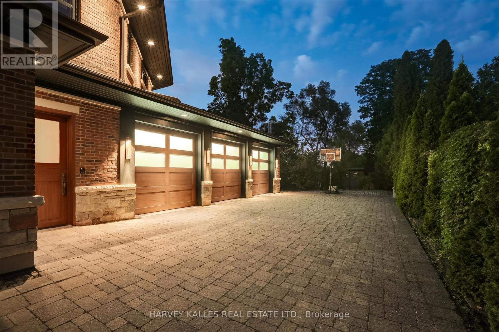 89 KINGSWAY CRESCENT